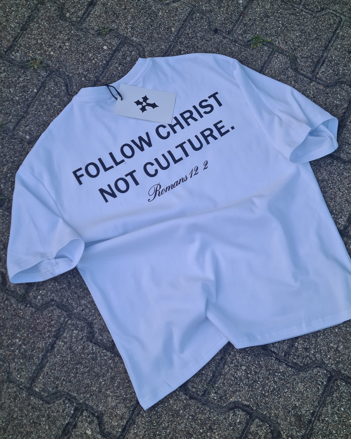 FOLLOW CHRIST - TSHIRT